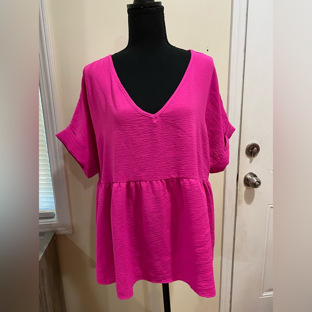 Entro Size: Large Pink V Neck Top… Overall Good Condition